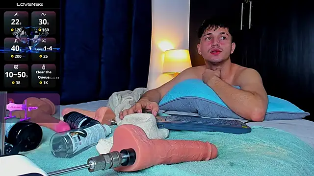 Issac james  online show from October 12, 9:03 pm