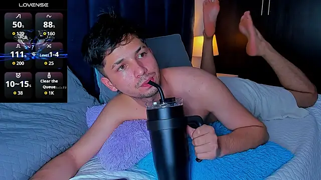 Issac james  online show from December 1, 3:33 am