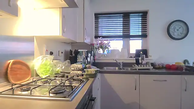 SweetMonicaUK online show from October 1, 11:16 am