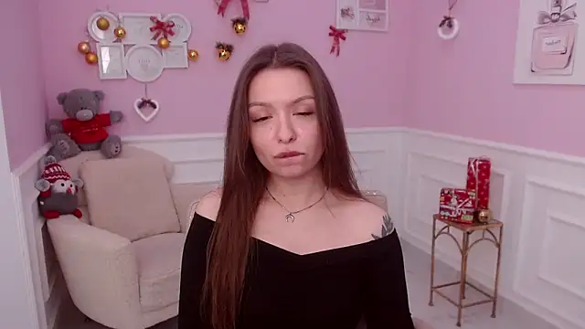 LucySkilar online show from December 24, 8:00 am