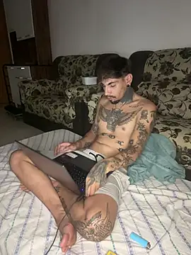 PitbullDiablo1 online show from February 13, 5:16 am