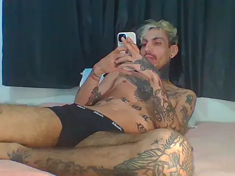 PitbullDiablo1 online show from October 31, 7:31 am