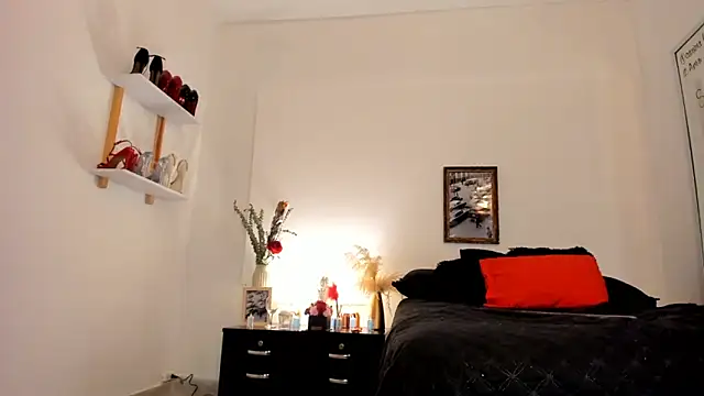 Snapshot of leslie_k chatting on March 15, 11:19 am leslie k online show from March 15, 11:19 am