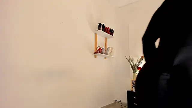 Snapshot of leslie_k chatting on March 19, 2:59 am leslie k online show from March 19, 2:59 am