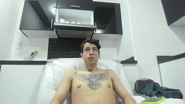 AgarEvans online show from December 10, 4:02 am