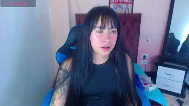 Snapshot of sylvana_19 chatting on January 3, 9:26 pm sylvana 19 online show from January 3, 9:26 pm