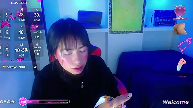 Snapshot of sylvana_19 chatting on January 19, 9:23 pm sylvana 19 online show from January 19, 9:23 pm