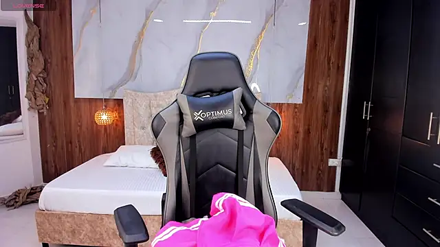 mia 18v online show from March 21, 8:29 pm