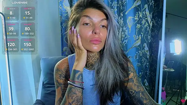 tattooedBabyy online show from October 31, 7:31 am