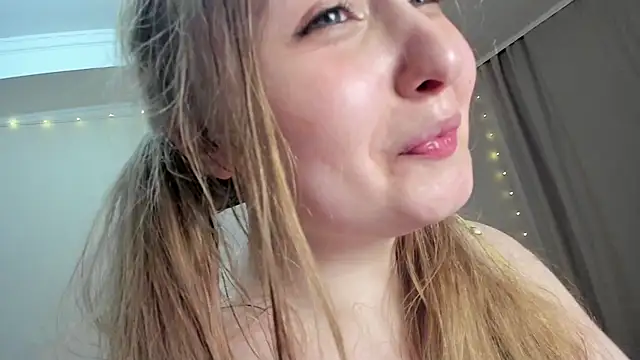 teencute online show from February 8, 9:13 am