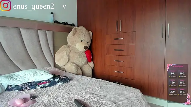 Venus queenn online show from February 2, 7:35 pm