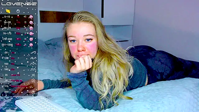 kitti kaattt online show from December 3, 11:33 am