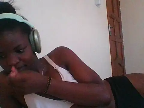 hotgal1112 online show from November 26, 10:05 am