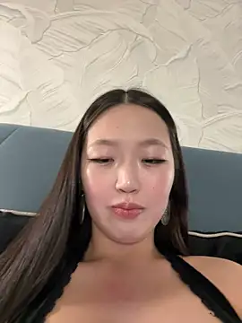 Aiko Yumi online show from February 5, 7:42 pm