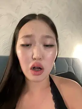 Aiko Yumi online show from March 9, 7:05 pm