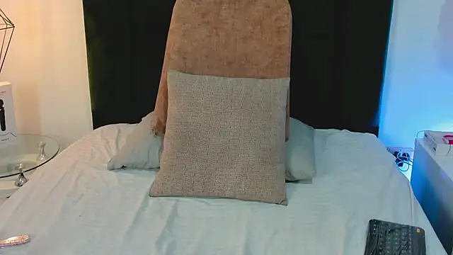 Snapshot of MirandaRoxx chatting on January 31, 6:03 pm MirandaRoxx online show from January 31, 6:03 pm