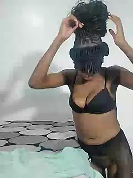 Snapshot of EbonyTaste chatting on December 19, 8:02 pm EbonyTaste online show from December 19, 8:02 pm