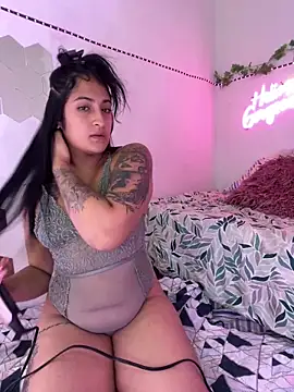 Snapshot of alondra_darling chatting on January 14, 7:53 pm alondra darling online show from January 14, 7:53 pm