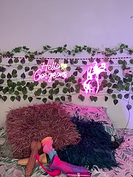 Snapshot of alondra_darling chatting on March 11, 7:03 pm alondra darling online show from March 11, 7:03 pm