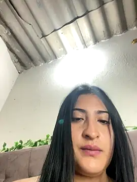 Snapshot of alondra_darling chatting on October 25, 5:19 pm alondra darling online show from October 25, 5:19 pm