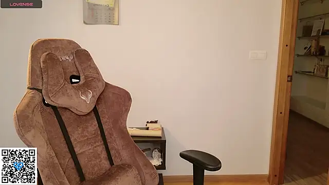 Snapshot of Neko_Kimiko chatting on October 7, 10:34 am Neko Kimiko online show from October 7, 10:34 am