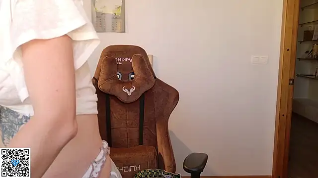 Snapshot of Neko_Kimiko chatting on October 10, 10:47 am Neko Kimiko online show from October 10, 10:47 am