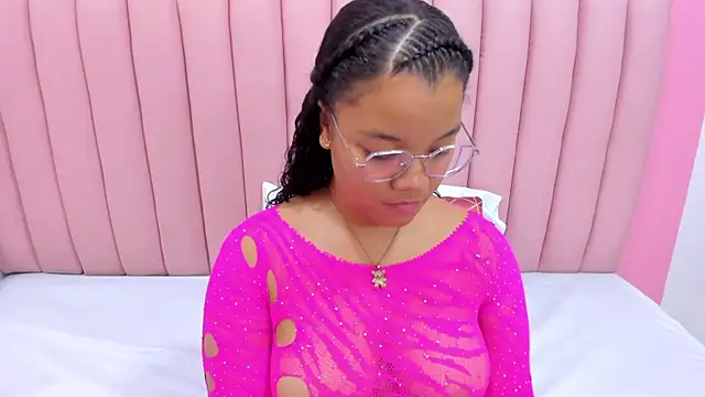 ISABELLA 020 online show from February 4, 12:11 pm