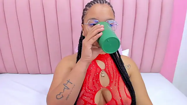 ISABELLA 020 online show from March 17, 11:42 am