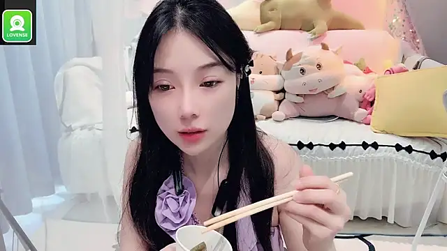 AKiKi711 online show from September 13, 4:45 am