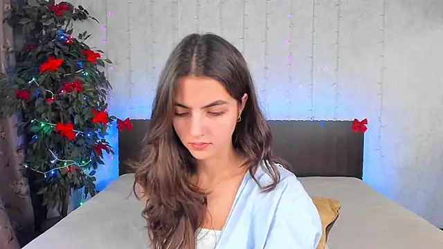 Milana Crystal  online show from December 27, 11:17 am