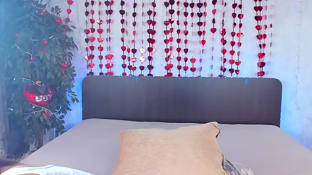 Milana Crystal  online show from February 23, 11:55 am