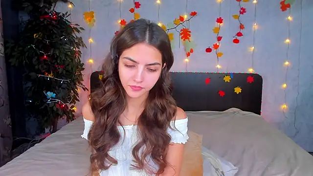 Milana Crystal  online show from November 17, 8:09 am