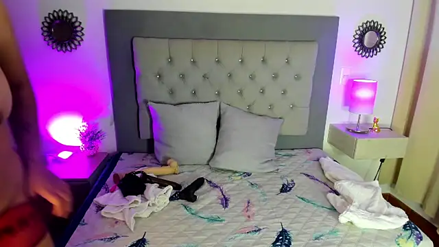 Snapshot of Kylie2211 chatting on January 19, 2:57 am Kylie2211 online show from January 19, 2:57 am