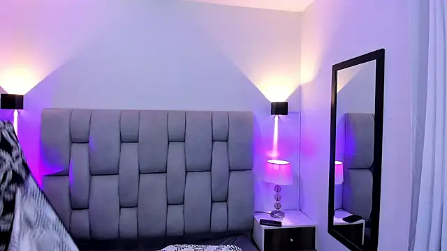 Snapshot of Kylie2211 chatting on January 21, 3:48 am Kylie2211 online show from January 21, 3:48 am