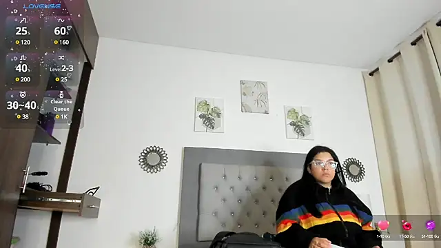 Snapshot of Kylie2211 chatting on January 22, 2:37 am Kylie2211 online show from January 22, 2:37 am