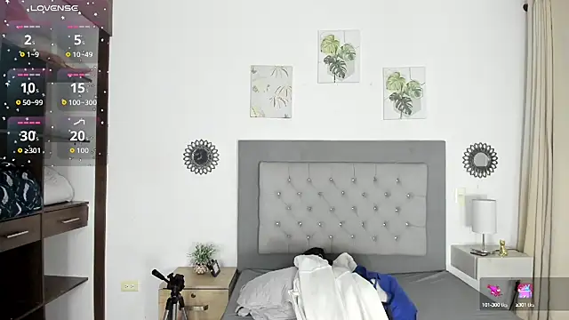 Snapshot of Kylie2211 chatting on September 12, 2:00 am Kylie2211 online show from September 12, 2:00 am