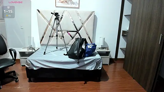 Snapshot of Kylie2211 chatting on September 13, 2:00 am Kylie2211 online show from September 13, 2:00 am