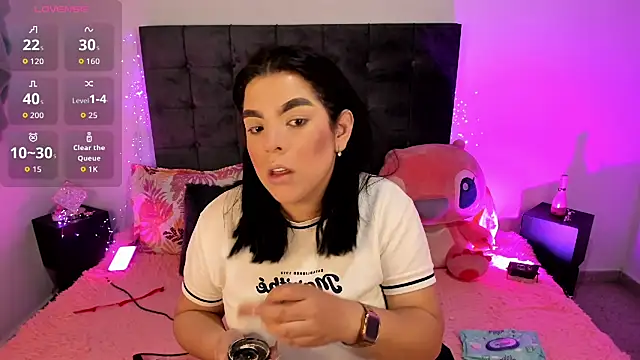 Snapshot of Kylie2211 chatting on October 26, 9:10 pm Kylie2211 online show from October 26, 9:10 pm