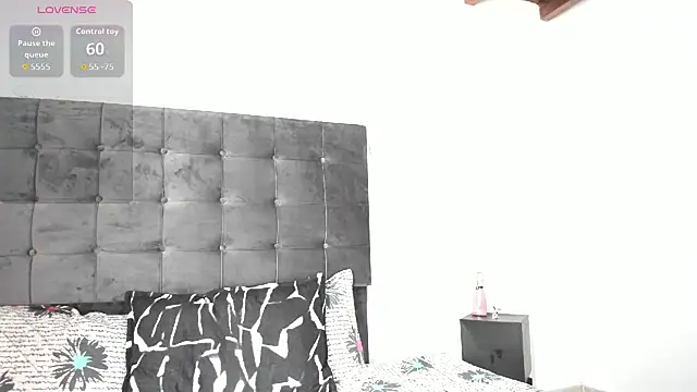 Snapshot of Kylie2211 chatting on November 13, 5:45 pm Kylie2211 online show from November 13, 5:45 pm