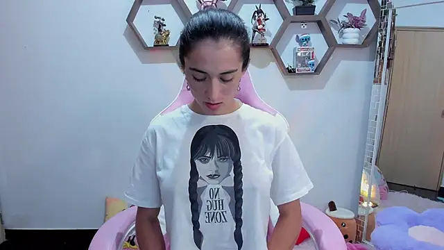 SharonSander online show from January 11, 9:15 am