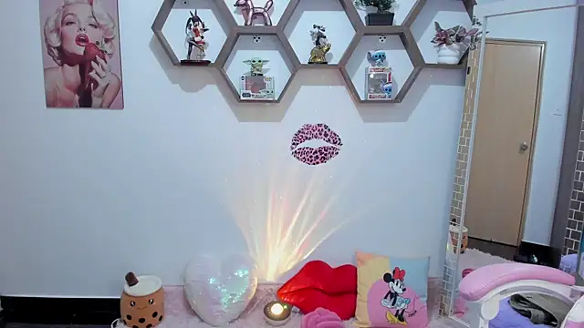 SharonSander online show from March 13, 8:59 am