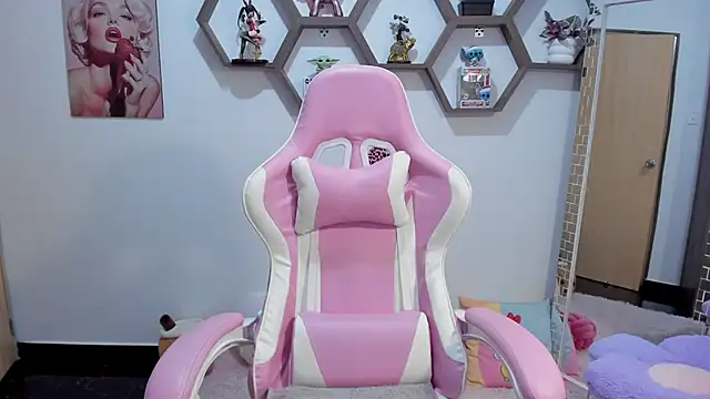 SharonSander online show from March 15, 7:09 am