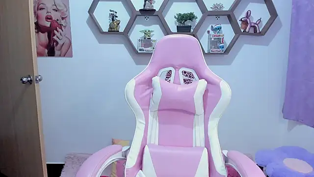 SharonSander online show from November 15, 10:15 pm