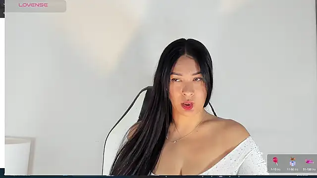 bella hadid1  online show from March 2, 5:58 pm