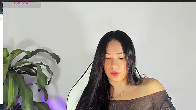 bella hadid1  online show from March 13, 2:01 pm