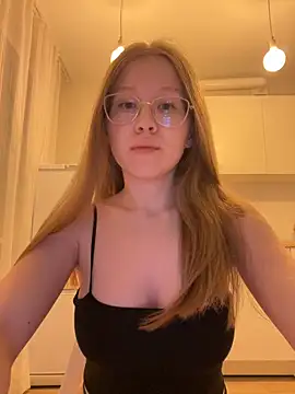 Eva Weyne online show from October 7, 8:06 pm