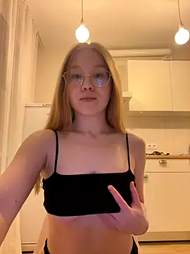 Eva Weyne online show from November 16, 7:19 pm