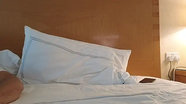 Mr-and-Mrs-Smith online show from February 11, 12:58 pm