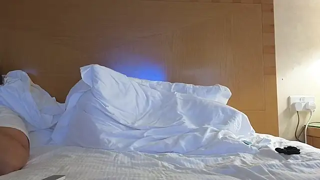 Mr-and-Mrs-Smith online show from February 24, 6:26 pm