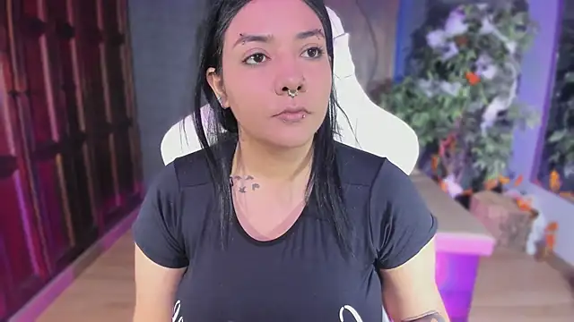 Evelynn online show from October 18, 11:00 am